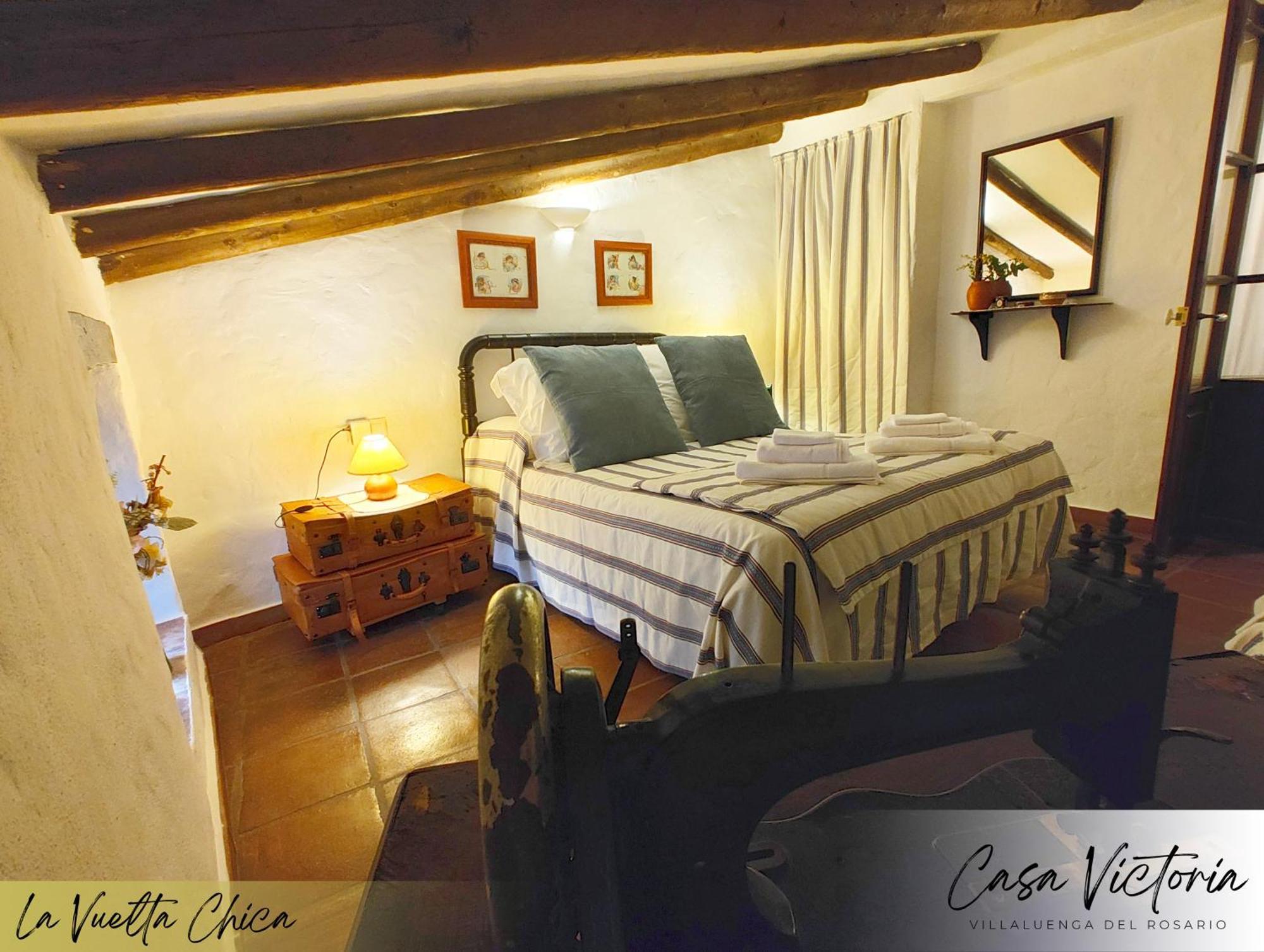 Conjunto Rural Casa Victoria Casa de hóspedes Villaluenga Del Rosario Exterior foto