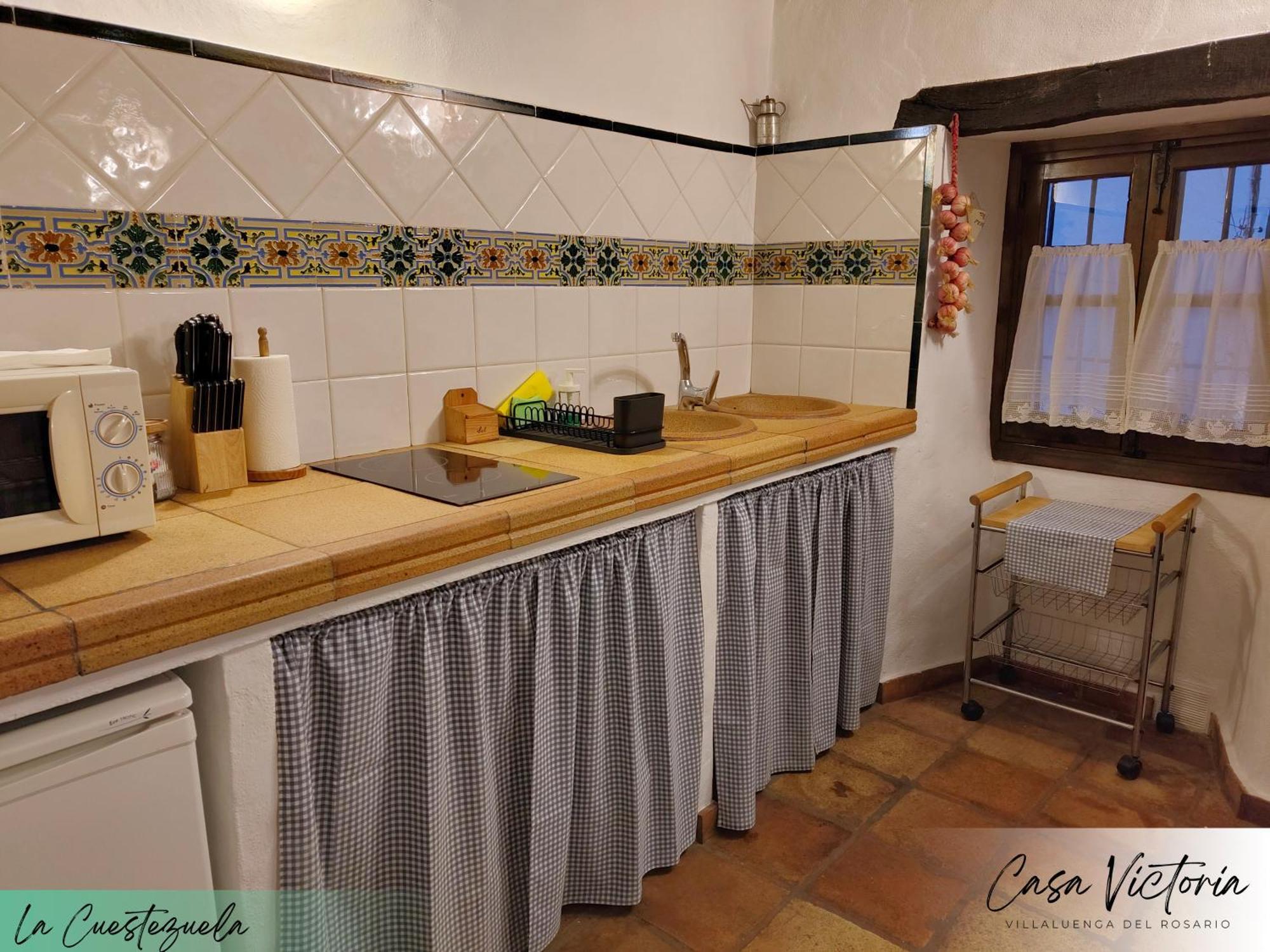 Conjunto Rural Casa Victoria Casa de hóspedes Villaluenga Del Rosario Exterior foto