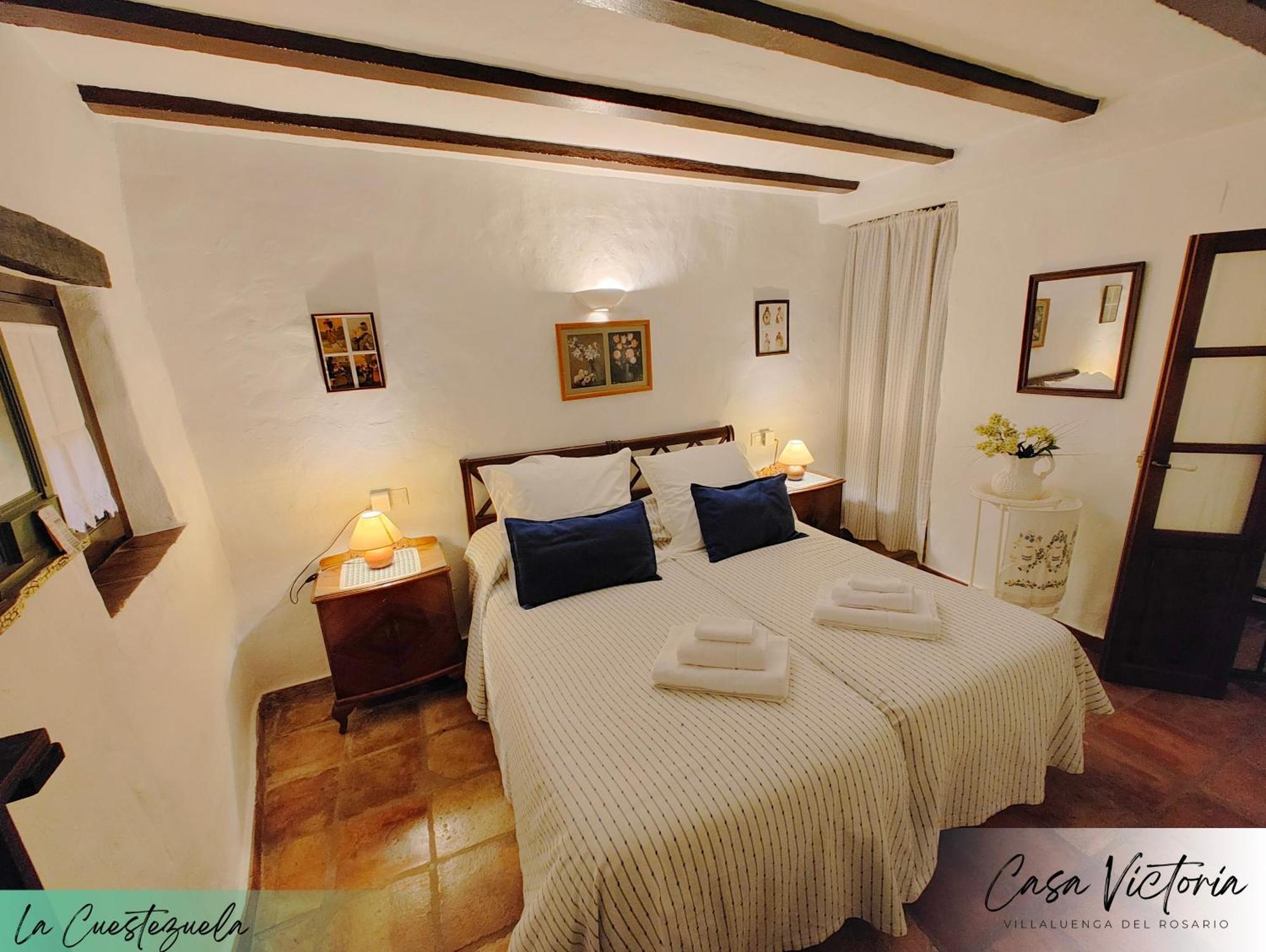 Conjunto Rural Casa Victoria Casa de hóspedes Villaluenga Del Rosario Exterior foto
